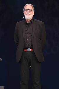 Revue 'Nutten, Koks und frische Erdbeeren - Die Geschichte des deutschen Schlagers' in Hannover