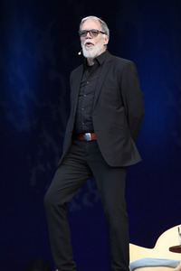 Revue 'Nutten, Koks und frische Erdbeeren - Die Geschichte des deutschen Schlagers' in Hannover