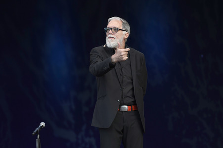 Revue 'Nutten, Koks und frische Erdbeeren - Die Geschichte des deutschen Schlagers' in Hannover