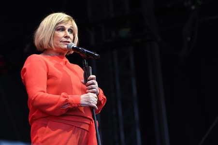 Revue 'Nutten, Koks und frische Erdbeeren - Die Geschichte des deutschen Schlagers' in Hannover