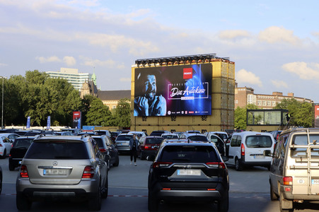 Eröffnung vom Autokino auf dem Heiligengeistfeld in Hamburg
