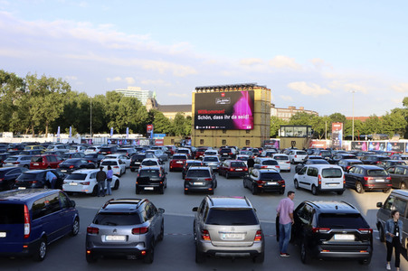 Eröffnung vom Autokino auf dem Heiligengeistfeld in Hamburg