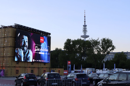 Eröffnung vom Autokino auf dem Heiligengeistfeld in Hamburg