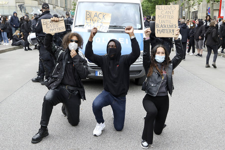 Demonstration 'Enough is Enough! - There can be no Peace without Justice!' in Hamburg