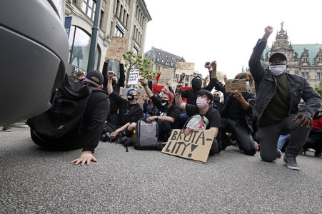 Demonstration 'Enough is Enough! - There can be no Peace without Justice!' in Hamburg
