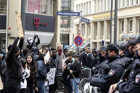 Demonstration 'Enough is Enough! - There can be no Peace without Justice!' in Hamburg