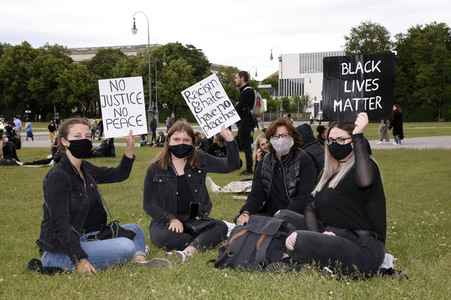 Demonstration 'Silent Protest - Sag Nein zu Rassismus' in München