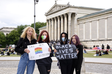 Demonstration 'Silent Protest - Sag Nein zu Rassismus' in München
