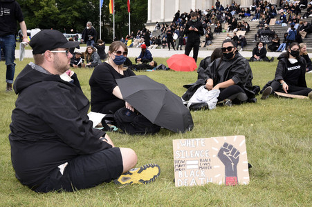 Demonstration 'Silent Protest - Sag Nein zu Rassismus' in München