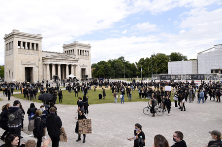 Demonstration 'Silent Protest - Sag Nein zu Rassismus' in München
