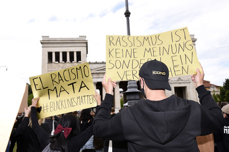 Demonstration 'Silent Protest - Sag Nein zu Rassismus' in München