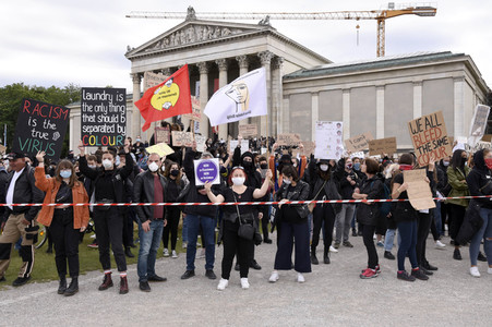 Demonstration 'Silent Protest - Sag Nein zu Rassismus' in München