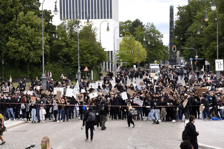 Demonstration 'Silent Protest - Sag Nein zu Rassismus' in München