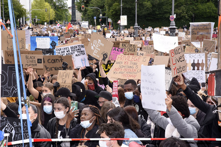 Demonstration 'Silent Protest - Sag Nein zu Rassismus' in München