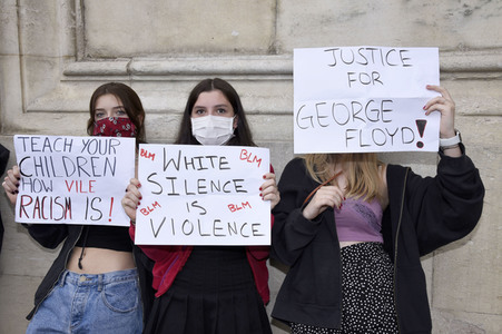 Demonstration 'Silent Protest - Sag Nein zu Rassismus' in München
