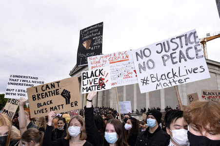 Demonstration 'Silent Protest - Sag Nein zu Rassismus' in München