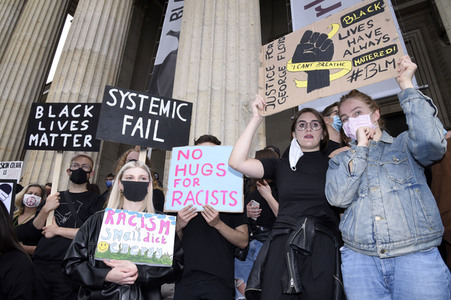 Demonstration 'Silent Protest - Sag Nein zu Rassismus' in München