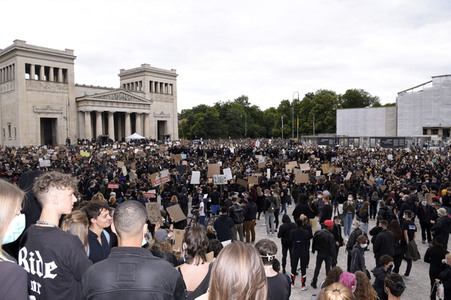 Demonstration 'Silent Protest - Sag Nein zu Rassismus' in München