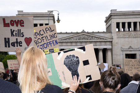 Demonstration 'Silent Protest - Sag Nein zu Rassismus' in München