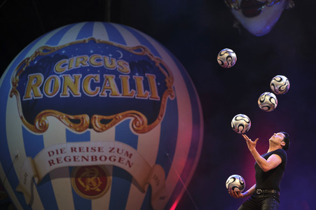 Roncalli's Drive-In-Show Live in Hannover