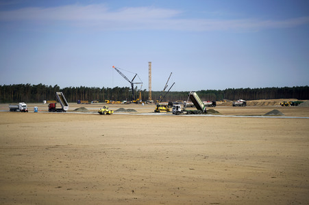 Baubeginn der Tesla Gigafactory 4 in Grünheide