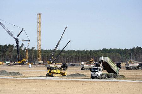 Baubeginn der Tesla Gigafactory 4 in Grünheide
