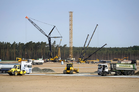 Baubeginn der Tesla Gigafactory 4 in Grünheide