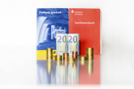 Symbolfoto Sparbuch