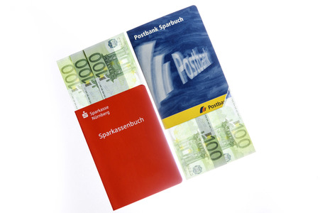 Symbolfoto Sparbuch