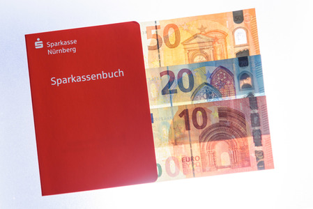 Symbolfoto Sparbuch