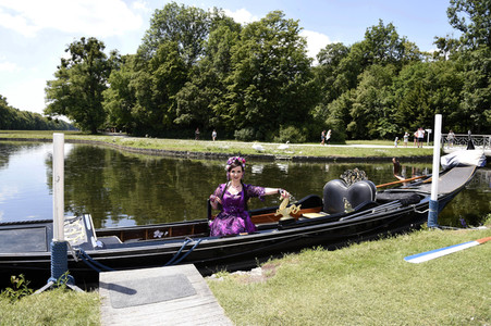 Gondelfahrt mit Prominenten in München