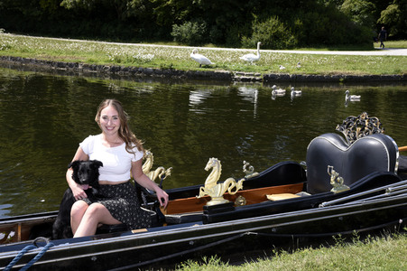 Gondelfahrt mit Prominenten in München