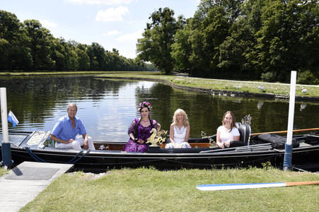 Gondelfahrt mit Prominenten in München