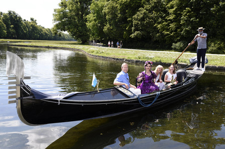 Gondelfahrt mit Prominenten in München