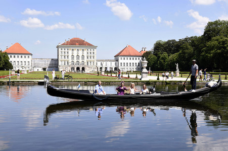 Gondelfahrt mit Prominenten in München