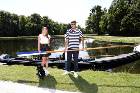 Gondelfahrt mit Prominenten in München