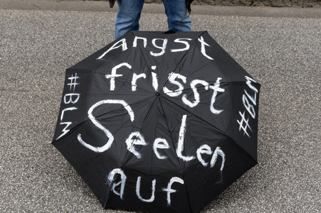 Menschenkette gegen Rassismus in Hamburg