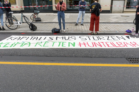 Menschenkette gegen Rassismus in Hamburg