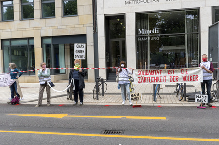 Menschenkette gegen Rassismus in Hamburg