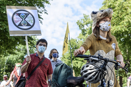 Start der Aktionswoche von Extinction Rebellion in Berlin