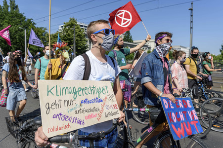 Start der Aktionswoche von Extinction Rebellion in Berlin