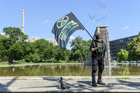 Start der Aktionswoche von Extinction Rebellion in Berlin