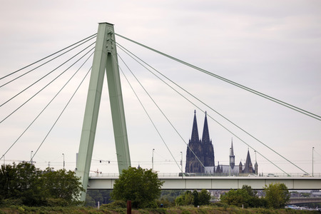 Die Severinsbrücke in Köln