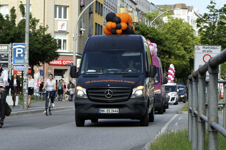 Autokorso unter dem Motto 'EVENTuell nie wieder' in Hamburg