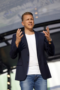 Autokino-Show mit Tobias Beck in Bonn