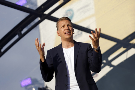 Autokino-Show mit Tobias Beck in Bonn