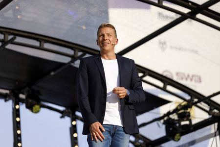 Autokino-Show mit Tobias Beck in Bonn