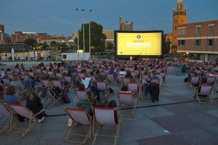 Open-Air-Kinopremiere 'Die Känguru-Chroniken Reloaded 3D' in Berlin