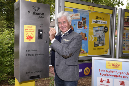 Präsentation des ersten Maskenautomaten in München