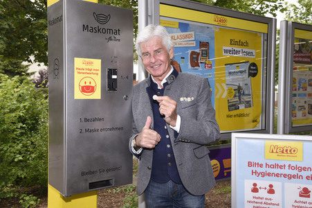 Präsentation des ersten Maskenautomaten in München